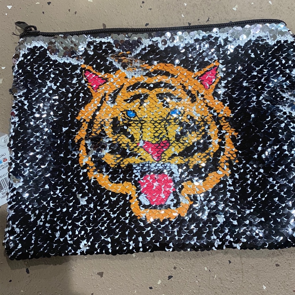 Sequined makeup case